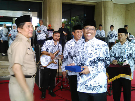 Pencarian PGRI Mandailing Natal - Persatuan Guru Republik Indonesia Cabang Mandailing Natal